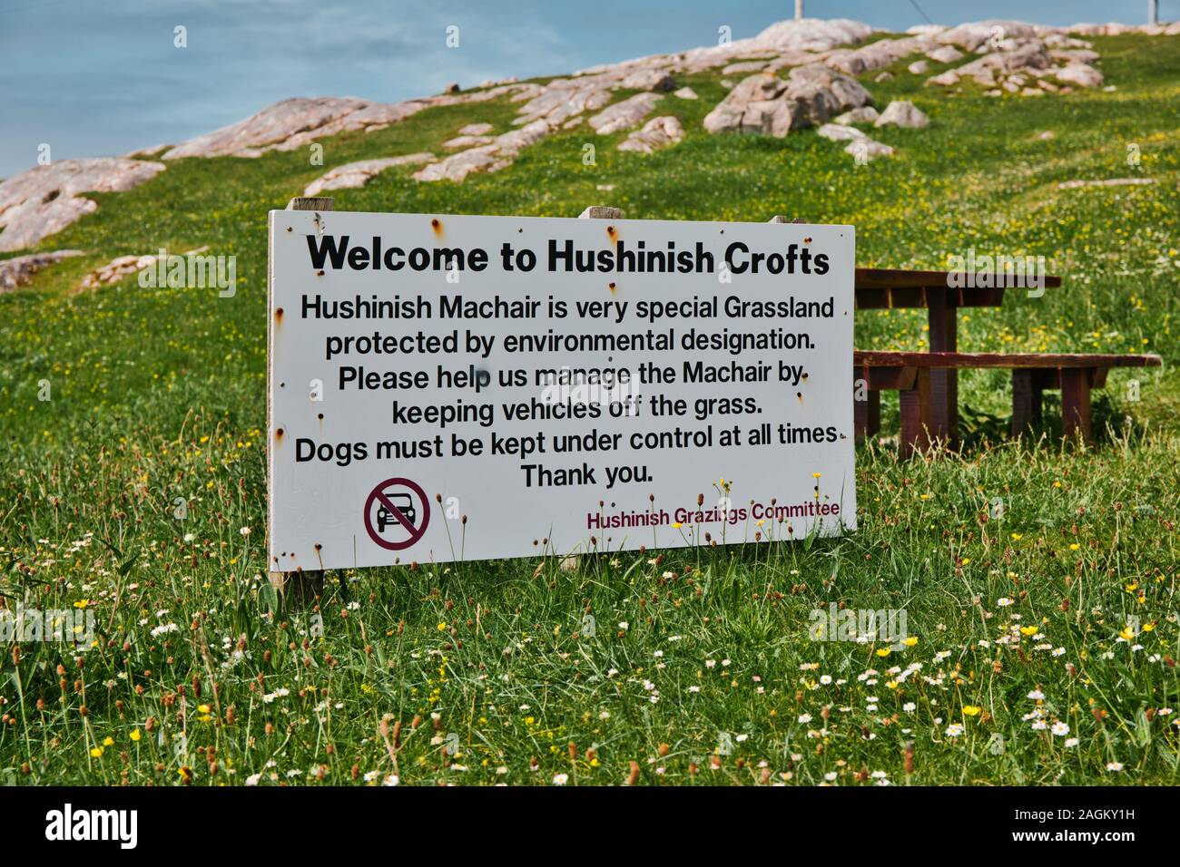 Schild, das erklärt, dass Machair durch Umweltkennzeichnung, Hushinish, Outer Hebrides, Schottland, geschützt ist Stockfoto