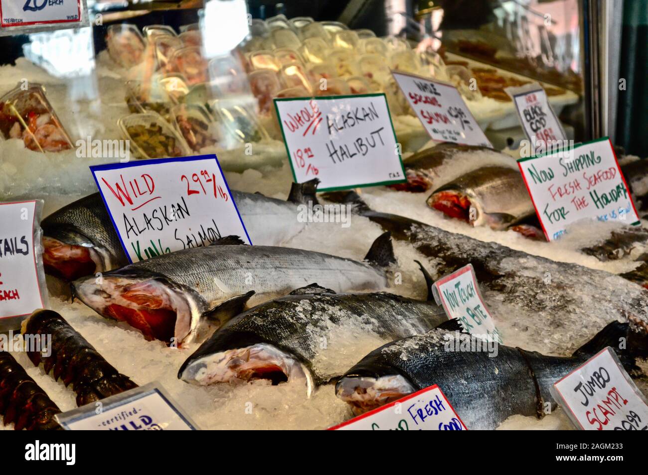 500 px Photo ID: 299942683-Wild Alaskan King Salmon für Verkauf an den Pike Place Fish Market in Seattle Stockfoto