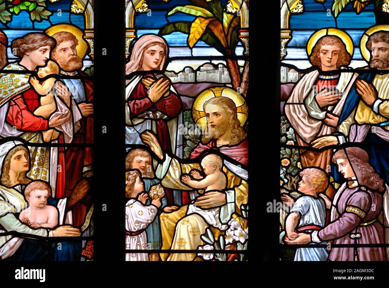 London, England, UK. Kirche St. Dunstan im Westen, Fleet Street. Glasfenster: Lasset die Kindlein zu mir kommen" (Matthäus 19:14) Stockfoto