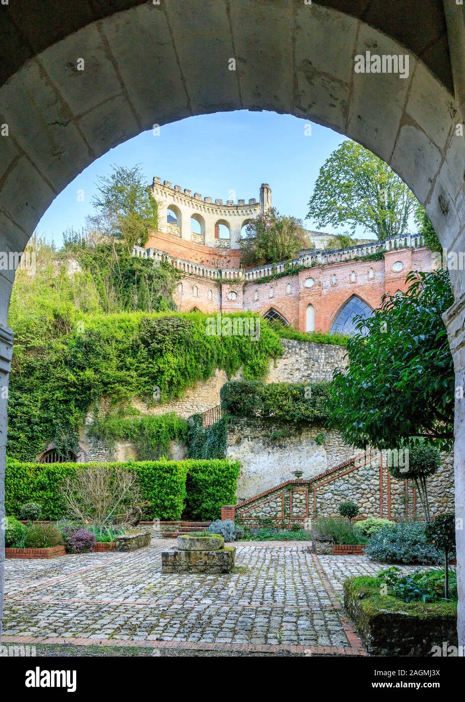 Frankreich, Maine-et-Loire, Loire Tal, Ponce sur le Loir, Chateau de Ponce Gärten, Terrasse und Caroline Terrasse, von der aus die Italienische Galerie // Frankreich, Sarthe (72), Stockfoto