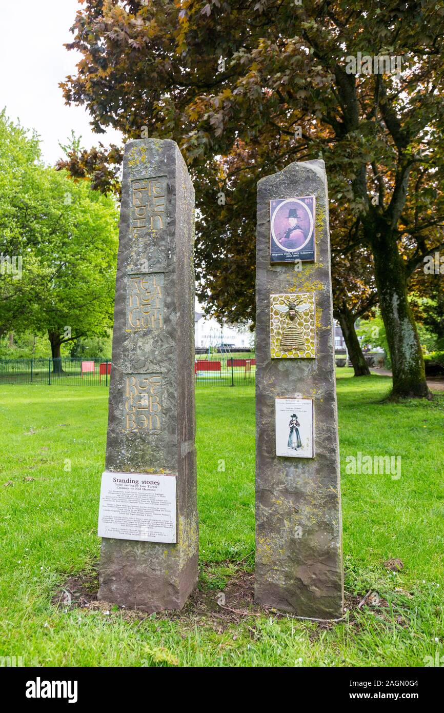 Die Steine im Swan Wiese errichtet wurden im Jahr 2009 der Stadt Eisteddfod Tradition in Abergavenny, Monmouthshire, Wales, Großbritannien zu gedenken. Stockfoto