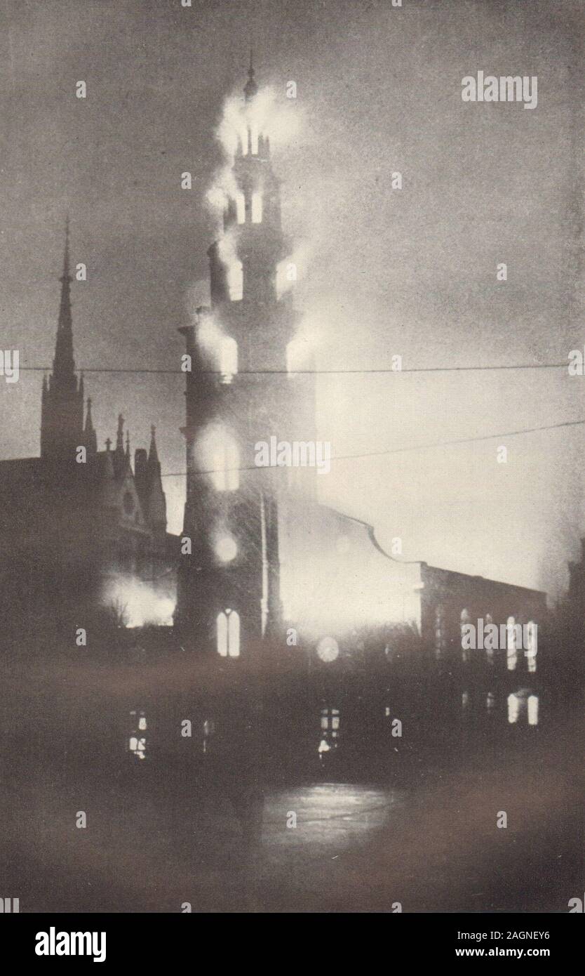 St Clement Danes Kirche brannte, 10. Mai 1941. Weltkrieg 2. London Blitz 1953 Stockfoto