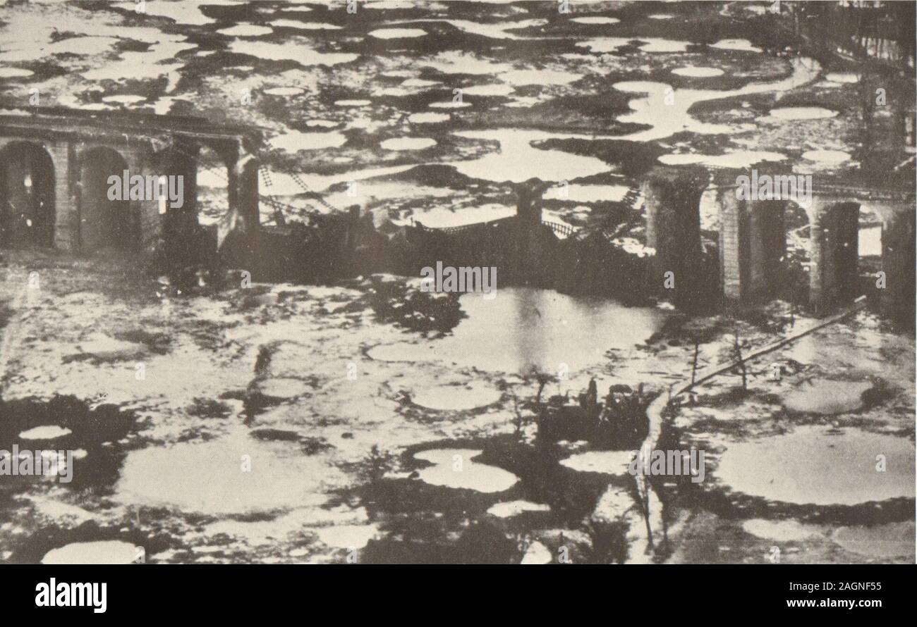 Bielefeld Eisenbahnviadukt von RAF 14 März 1945 bombardiert. Weltkrieg 2 1954 Drucken Stockfoto