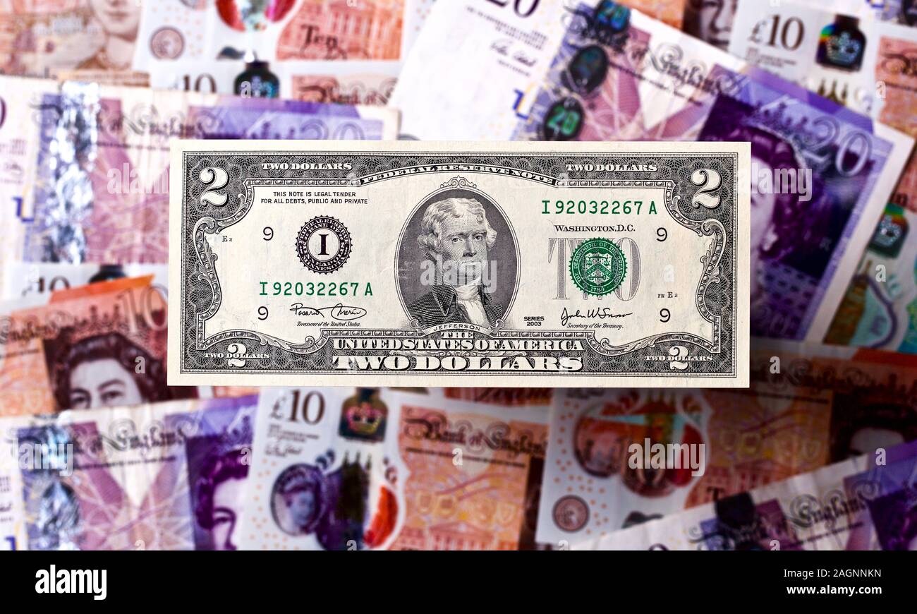United States one-dollar, zwei Millionen US-Dollar mit englischen Banknoten im Hintergrund Stockfoto