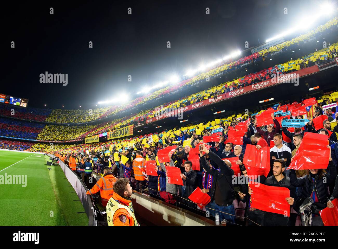 BARCELONA-DEZ 18: Blick auf das Stadion vor der La Liga Match zwischen dem FC Barcelona und Real Madrid im Camp Nou Stadion am Dezember 18, 2019 i Stockfoto