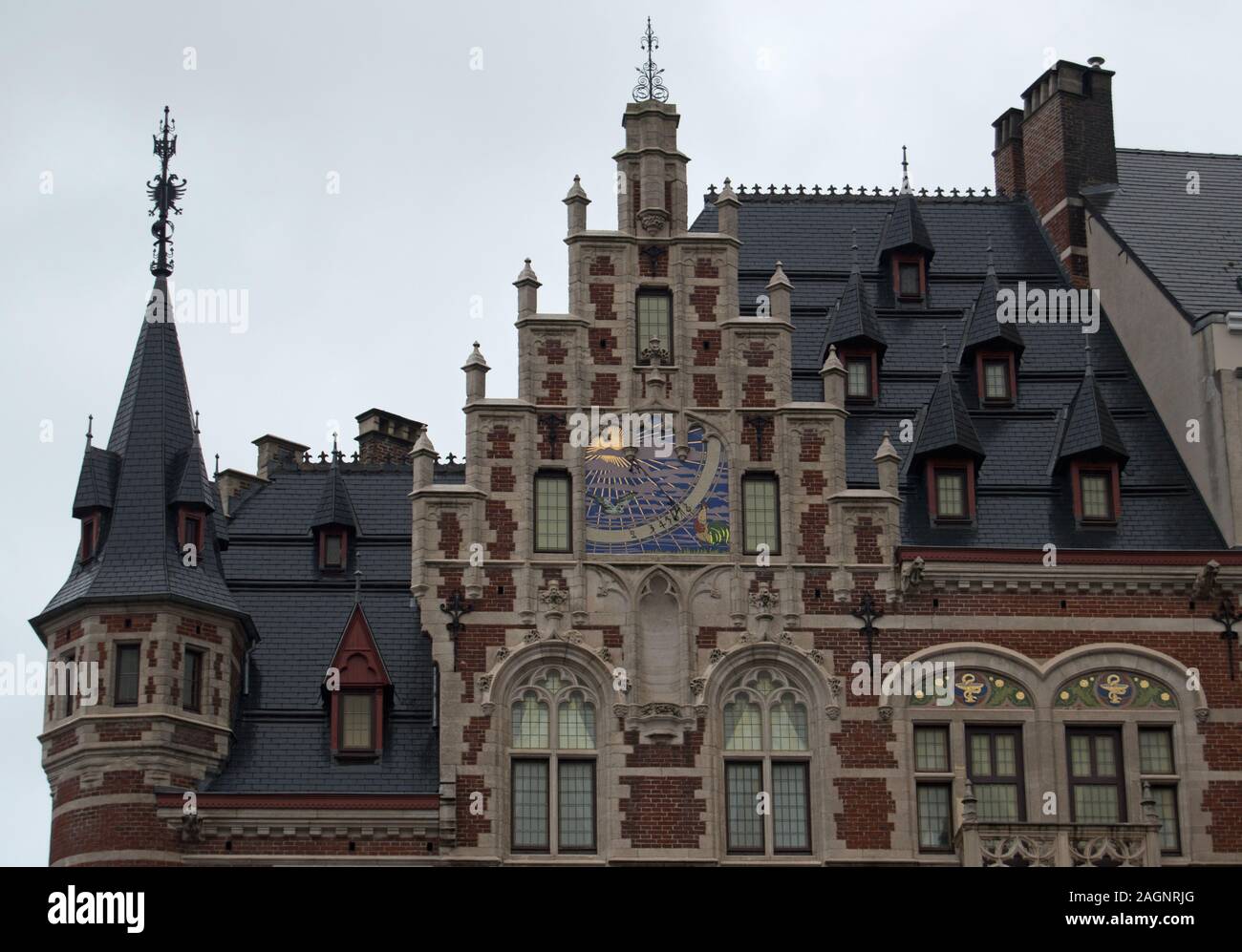 Entwürfe auf Dächern von Gebäuden in Brüssel, Belgien Stockfoto