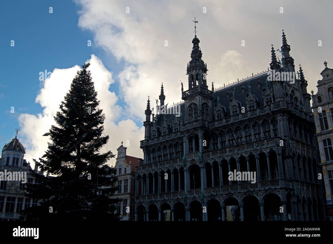 Grand Place (Grote Markt) an Weihnachten, Brüssel, Belgien Stockfoto