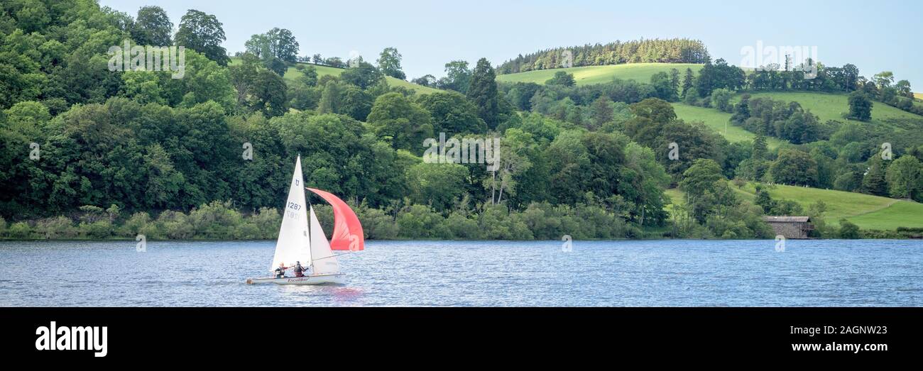 Segelboot in Ullswater, Lake District, UK Stockfoto