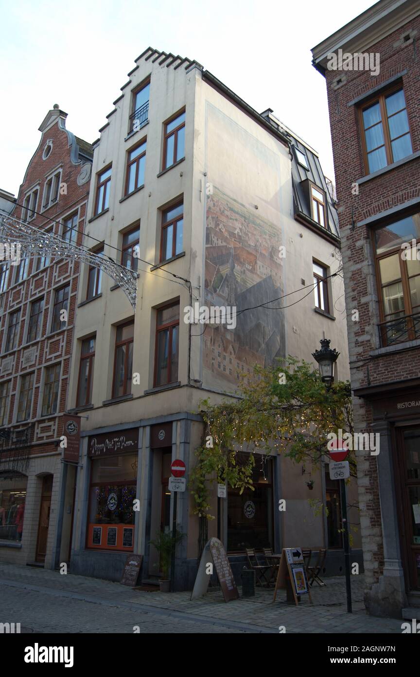 Traditionelles Gebäude mit Wandkunst in Brüssel, Belgien Stockfoto
