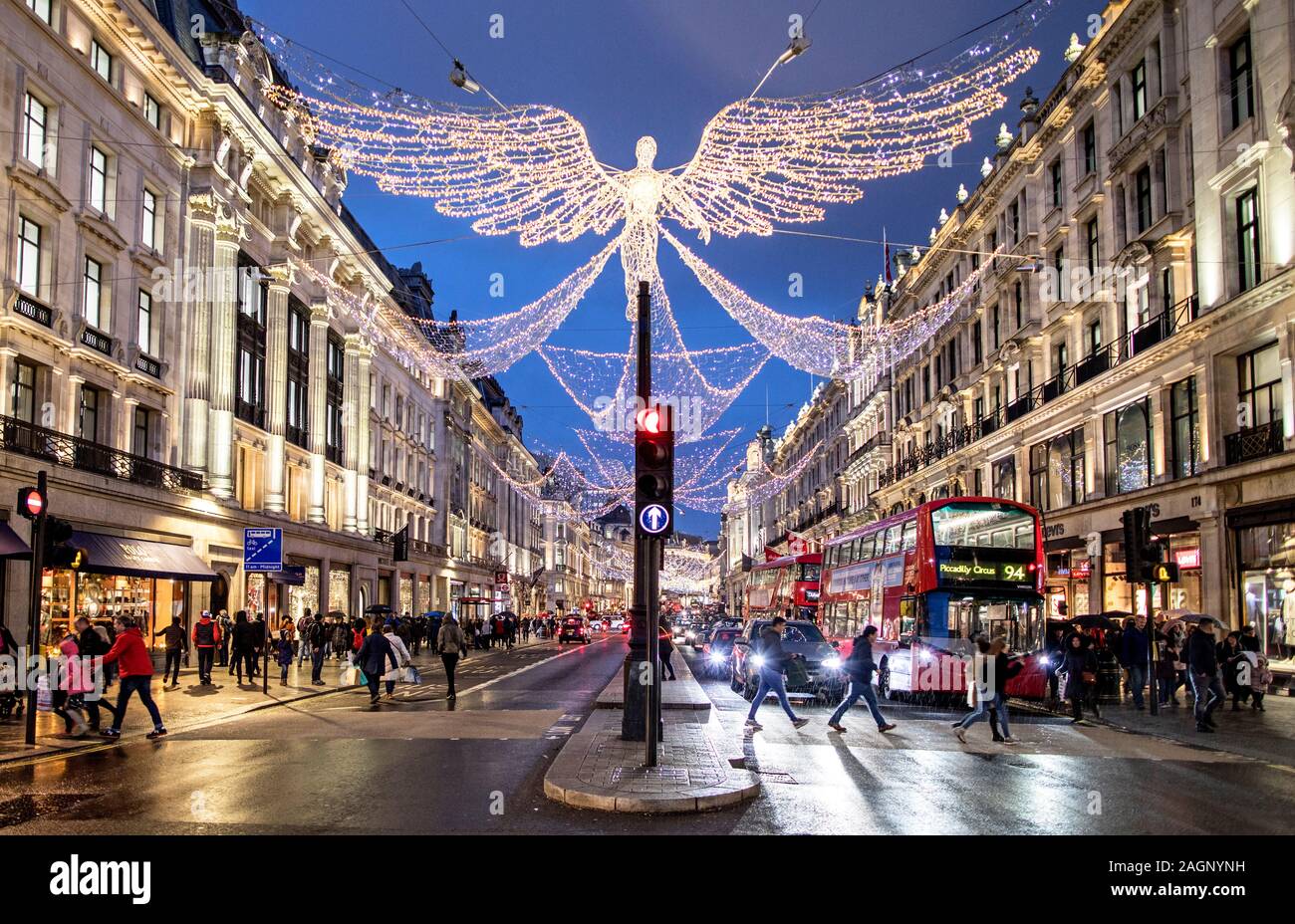 Weihnachtsbeleuchtung in der Regent Street London UK Stockfoto