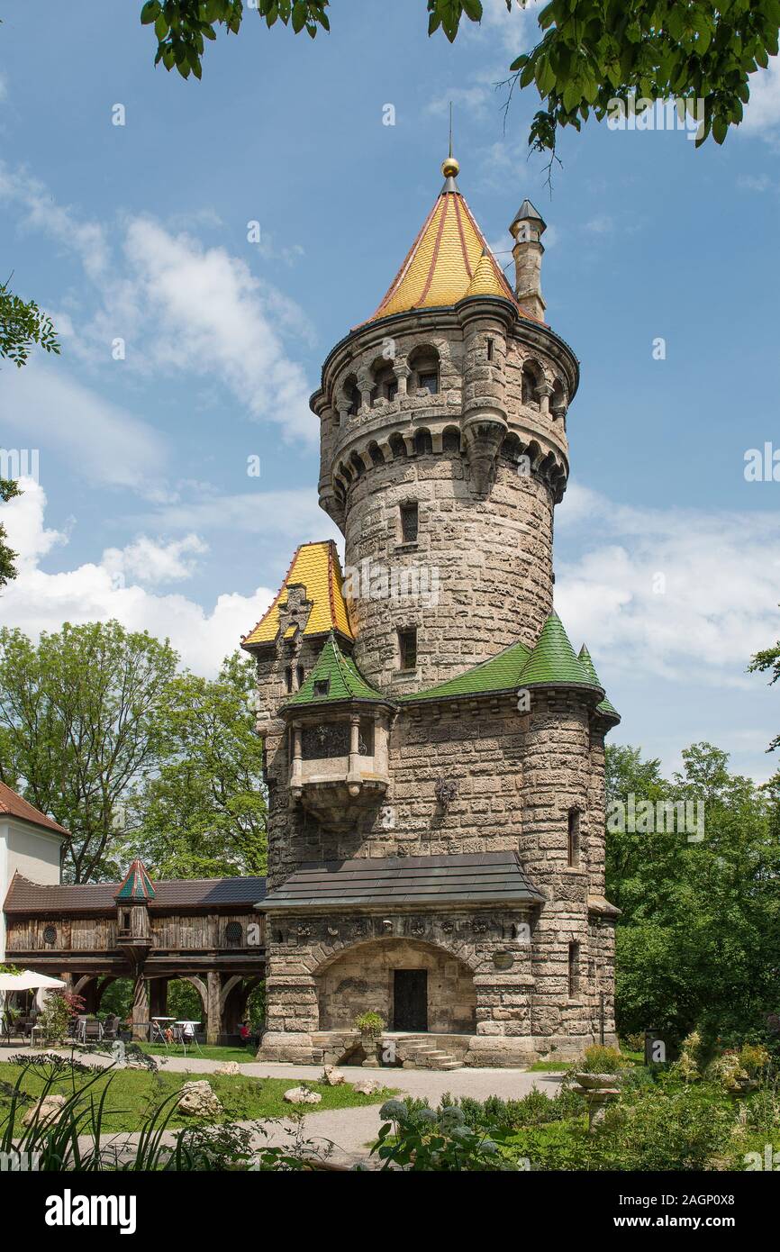Landsberg am Lech, Deutschland - Juli 19, 2019; Schloss Turm in Landsberg am Lech genannt Mutterturm eine Kunst Haus Sehenswürdigkeiten in Bayern Stockfoto