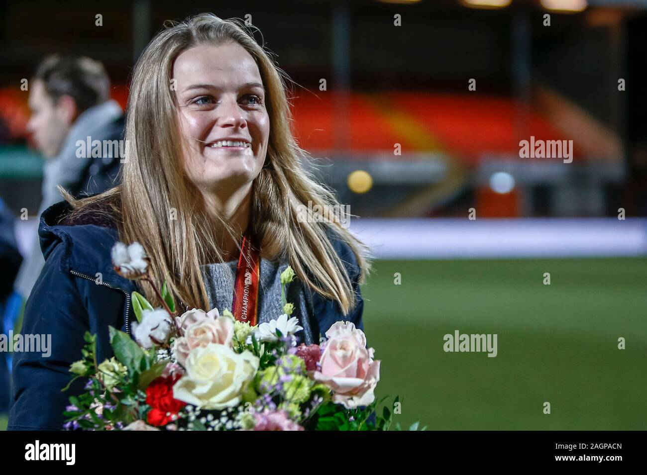 Volendam, Niederlande. 20 Dez, 2019. VOLENDAM, 20-12-2019, Kras Stadion Keuken Kampioen Divisie, niederländische Fußball, Saison 2019-2020, Debby Bont Handball Weltmeister Credit: Pro Schüsse/Alamy leben Nachrichten Stockfoto