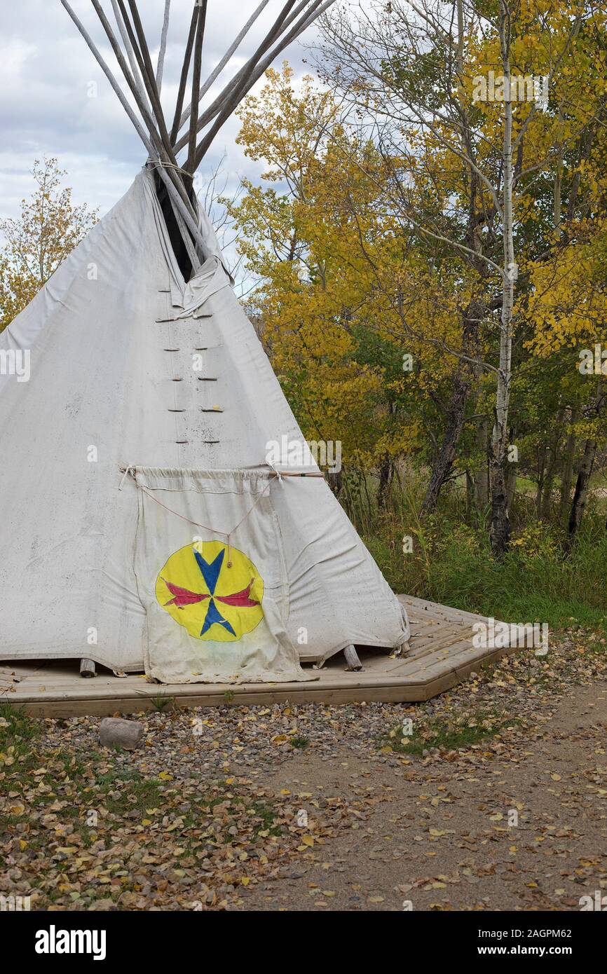 Northern Plains Tipi im Wanuskewan Heritage Park Interpretive Centre in Saskatchewan, Kanada Stockfoto