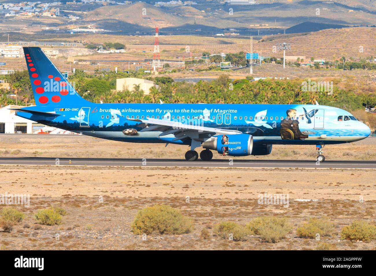 Teneriffa, Spanien - 23. November 2019 - Brüssel A330 am Flughafen Teneriffa Süd. Stockfoto Teneriffa, Spanien - 23. November 2019 - Brüssel A330 am Flughafen Teneriffa Süd. Stockfoto
