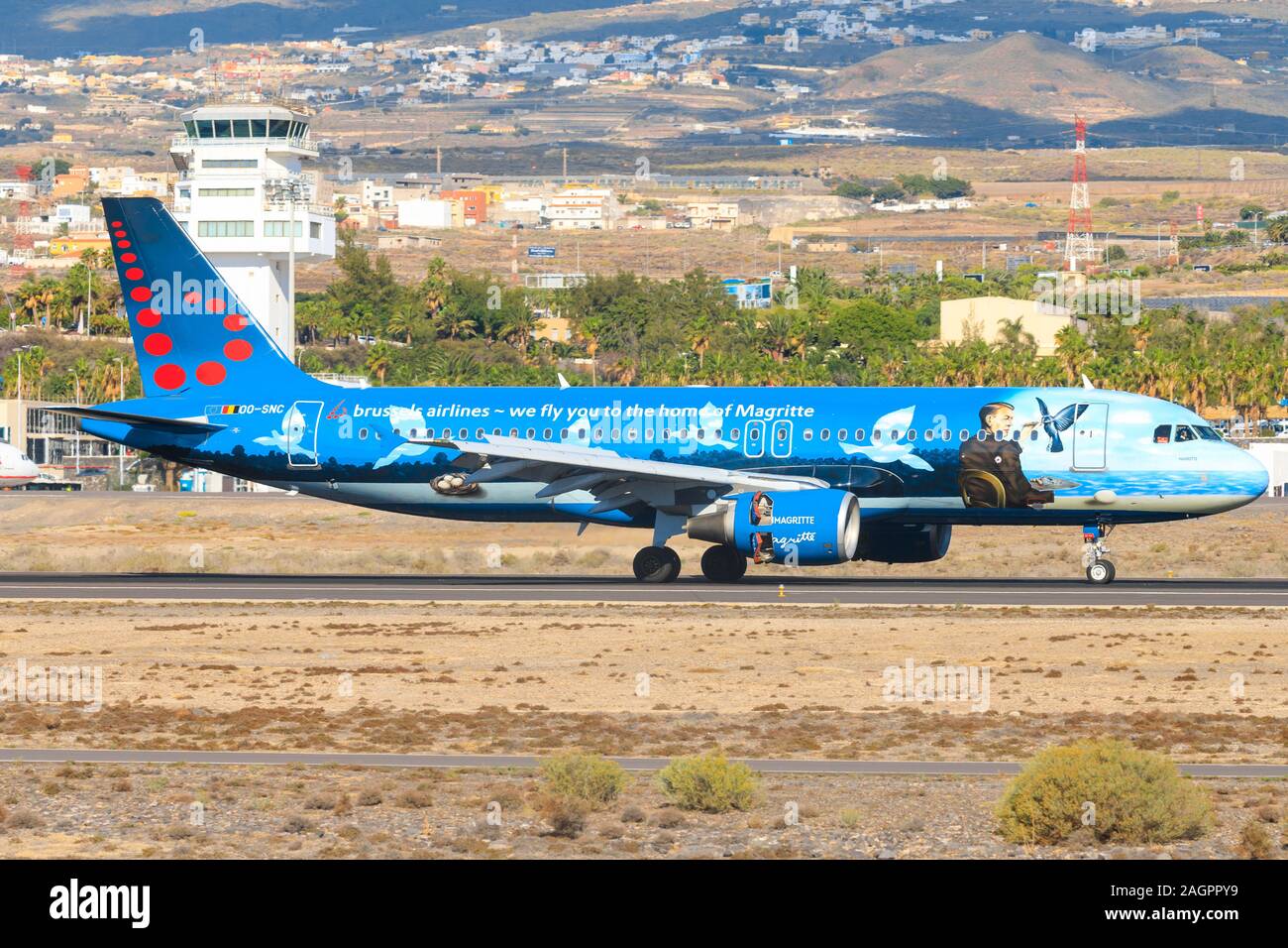 Teneriffa, Spanien - 23. November 2019 - Brüssel A330 am Flughafen Teneriffa Süd. Stockfoto Teneriffa, Spanien - 23. November 2019 - Brüssel A330 am Flughafen Teneriffa Süd. Stockfoto