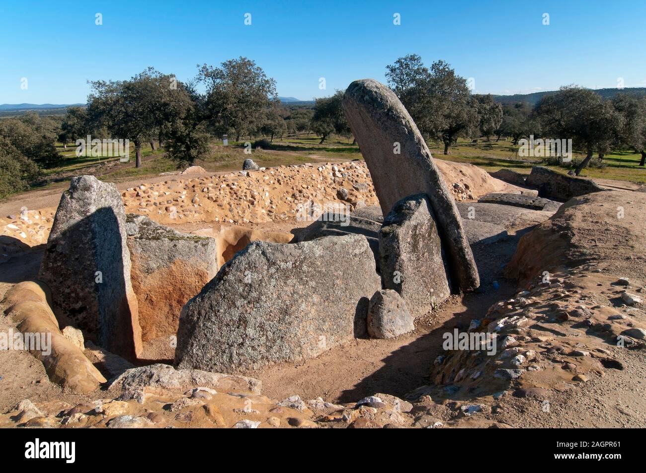 Dolmen von Lacara (zwischen 3000 und 4000 v. Chr.), Merida, Badajoz, Extremadura, Spanien, Europa. Stockfoto