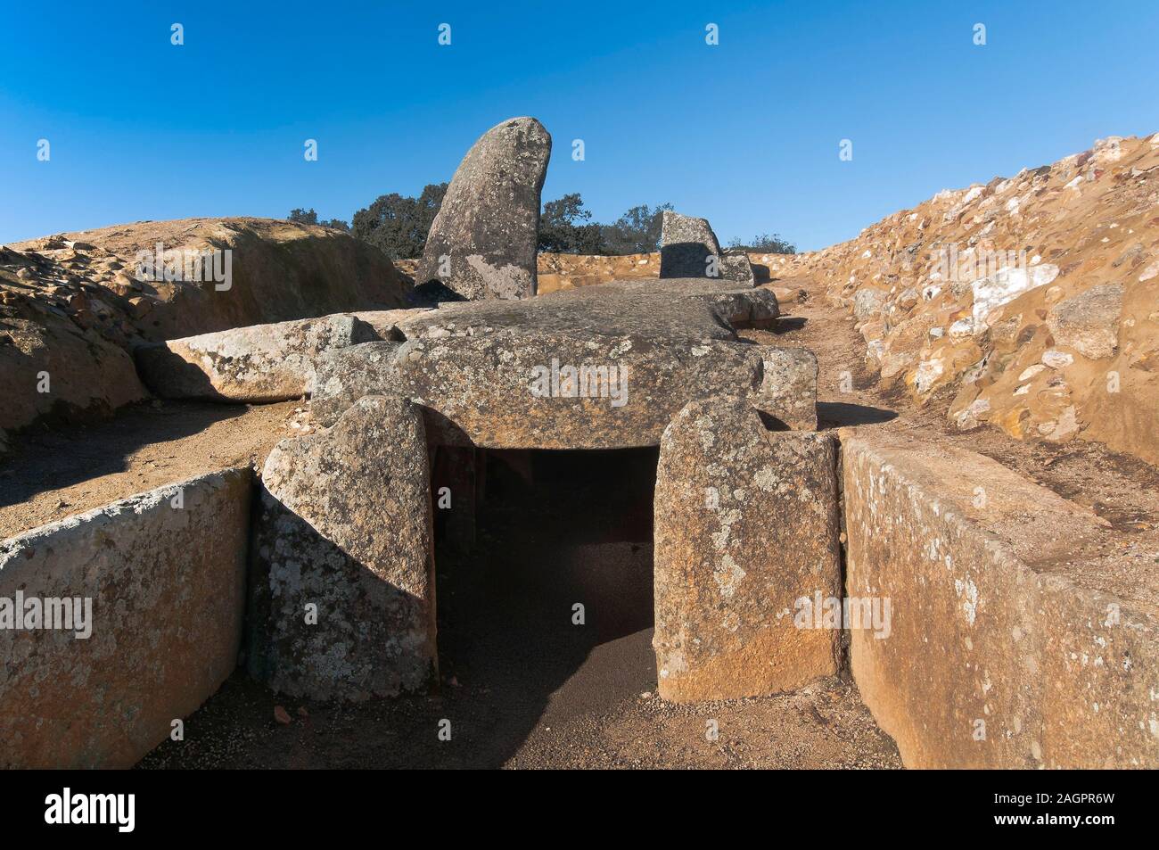 Dolmen von Lacara (zwischen 3000 und 4000 v. Chr.), Merida, Badajoz, Extremadura, Spanien, Europa. Stockfoto