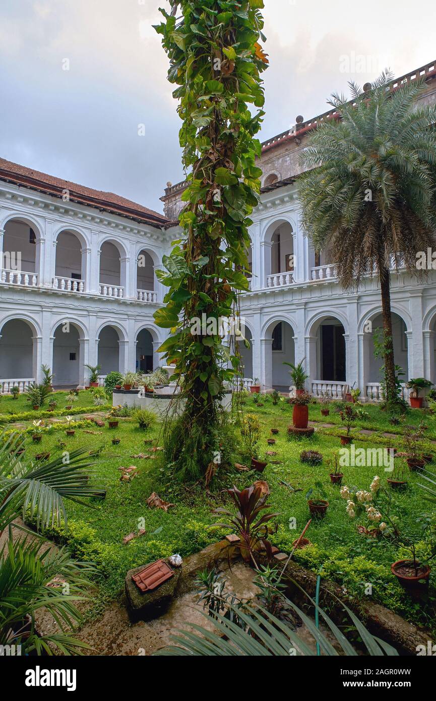 09 Jun 2009 Basilika Bom Jesus Kreuzgang Old Goa oder Velha Goa Indien Stockfoto