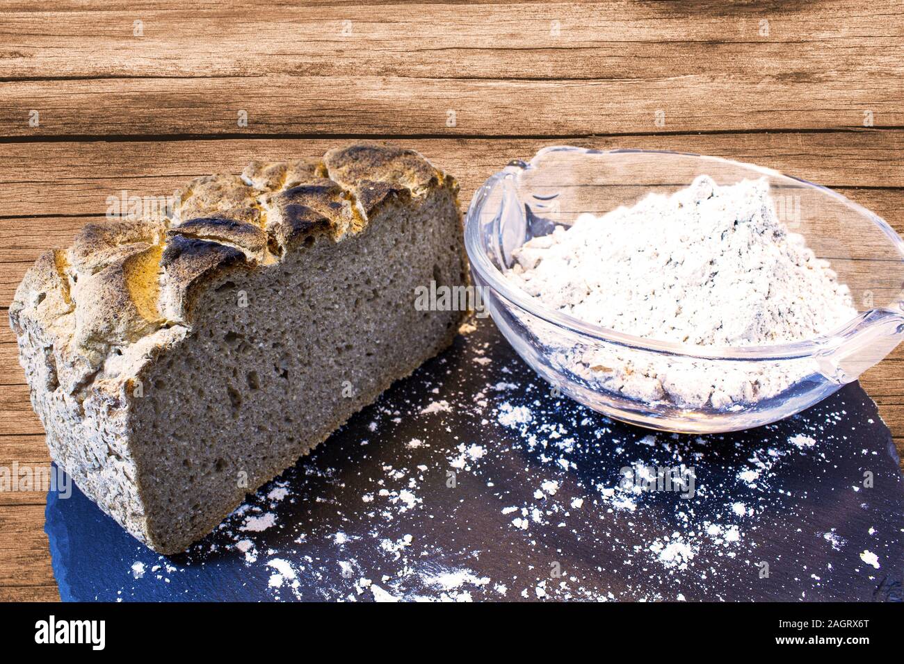 Von Glutenfreies Mehl und Brot, ideal wenn Sie reizdarmsyndrom Stockfoto