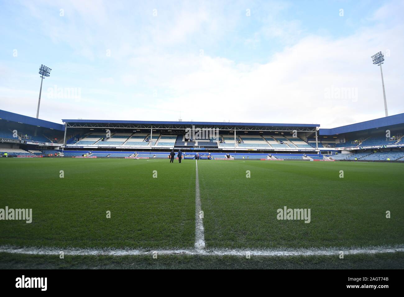 LONDON, ENGLAND - 21. Dezember allgemeine Ansicht des Stadions während der Sky Bet Championship Match zwischen den Queens Park Rangers und Charlton Athletic an der Loftus Road Stadium, London am Samstag, den 21. Dezember 2019. (Credit: Ivan Jordanov | MI Nachrichten) das Fotografieren dürfen nur für Zeitung und/oder Zeitschrift redaktionelle Zwecke verwendet werden, eine Lizenz für die gewerbliche Nutzung Kreditkarte erforderlich: MI Nachrichten & Sport/Alamy leben Nachrichten Stockfoto