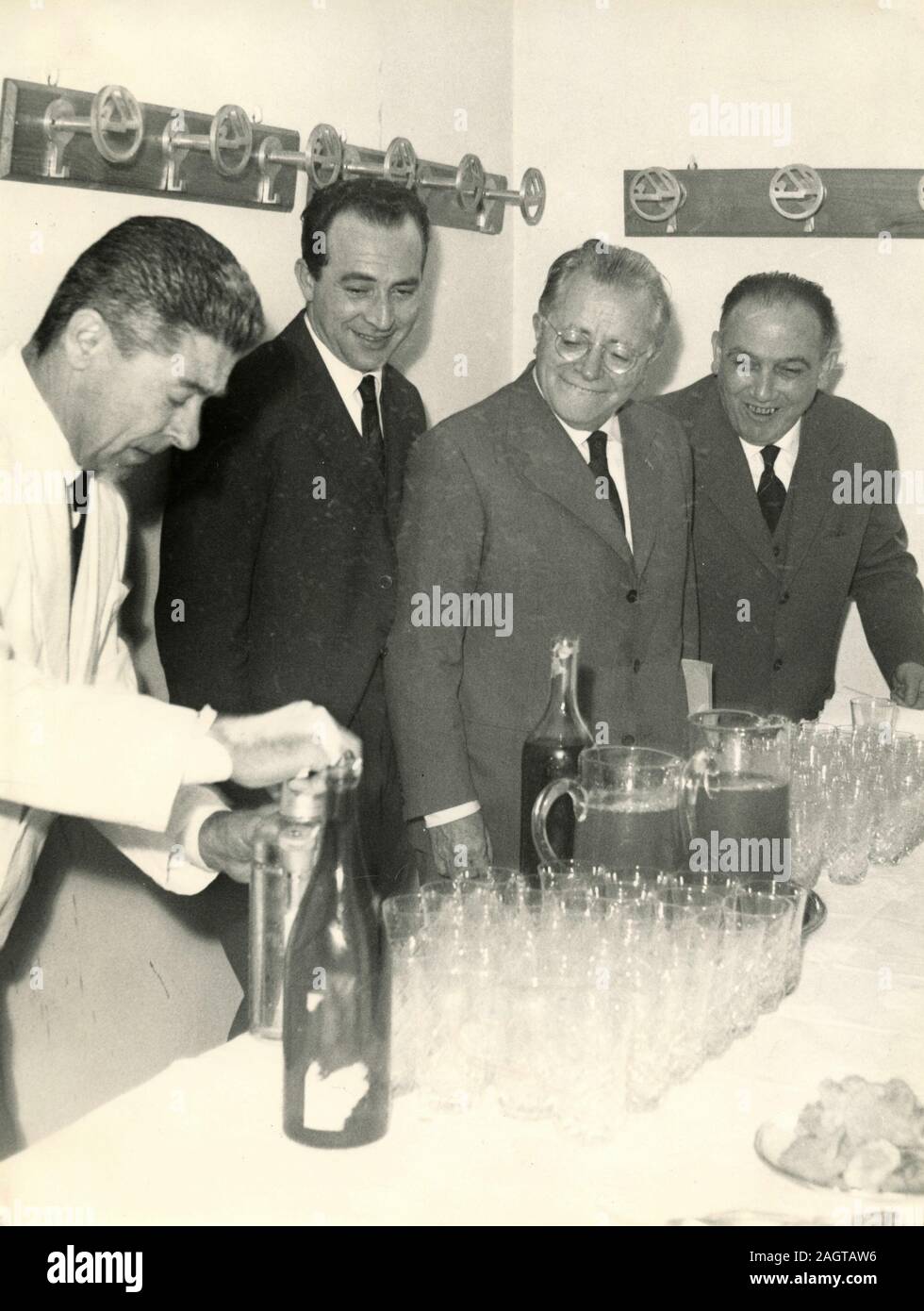 Italienischen Politikers Palmiro Togliatti an einem Fall, Italien 1960 Stockfoto