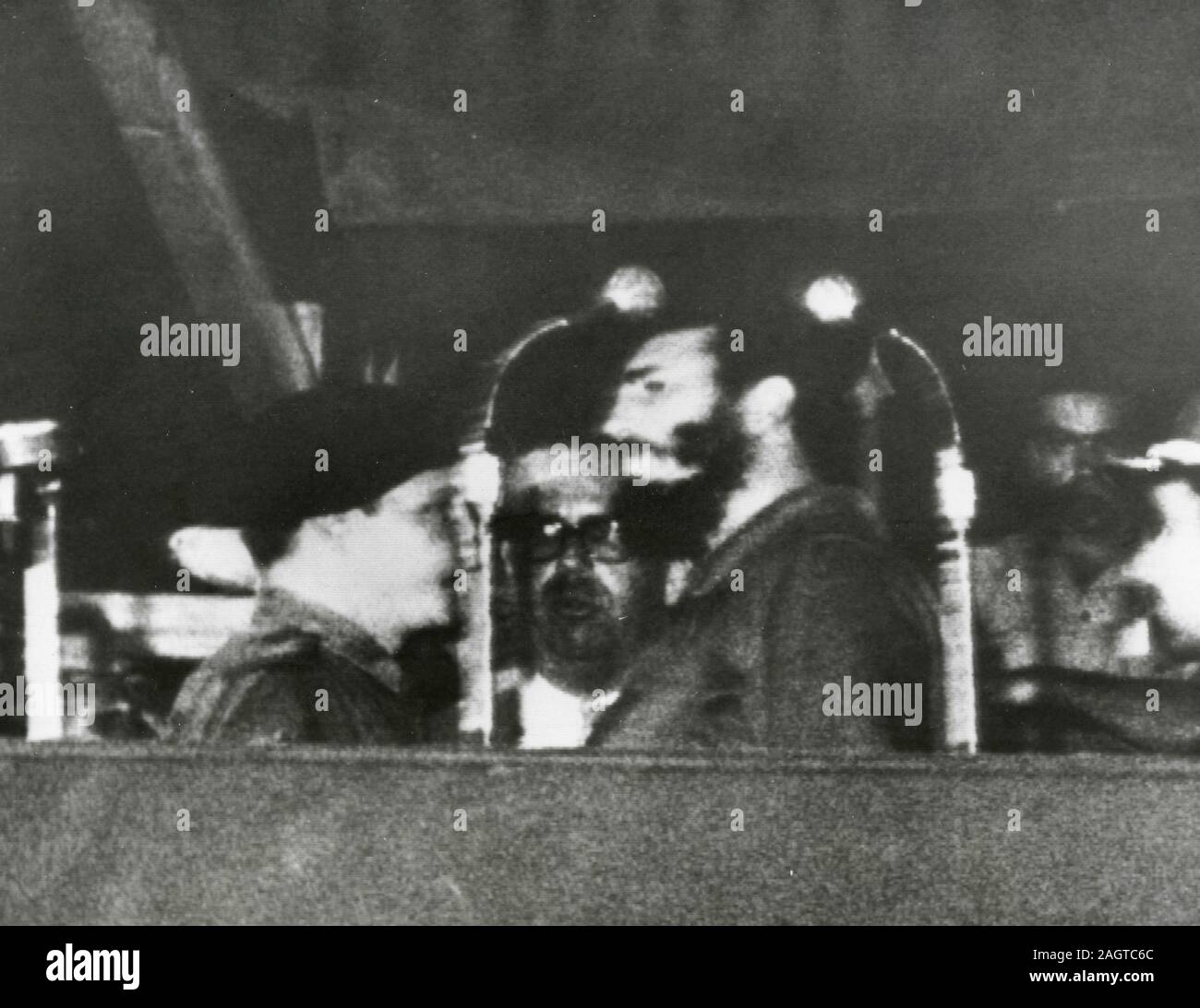 Kubanische revolutionäre Fidel Castro, sein Bruder Raul (links), Kuba 1960 Stockfoto