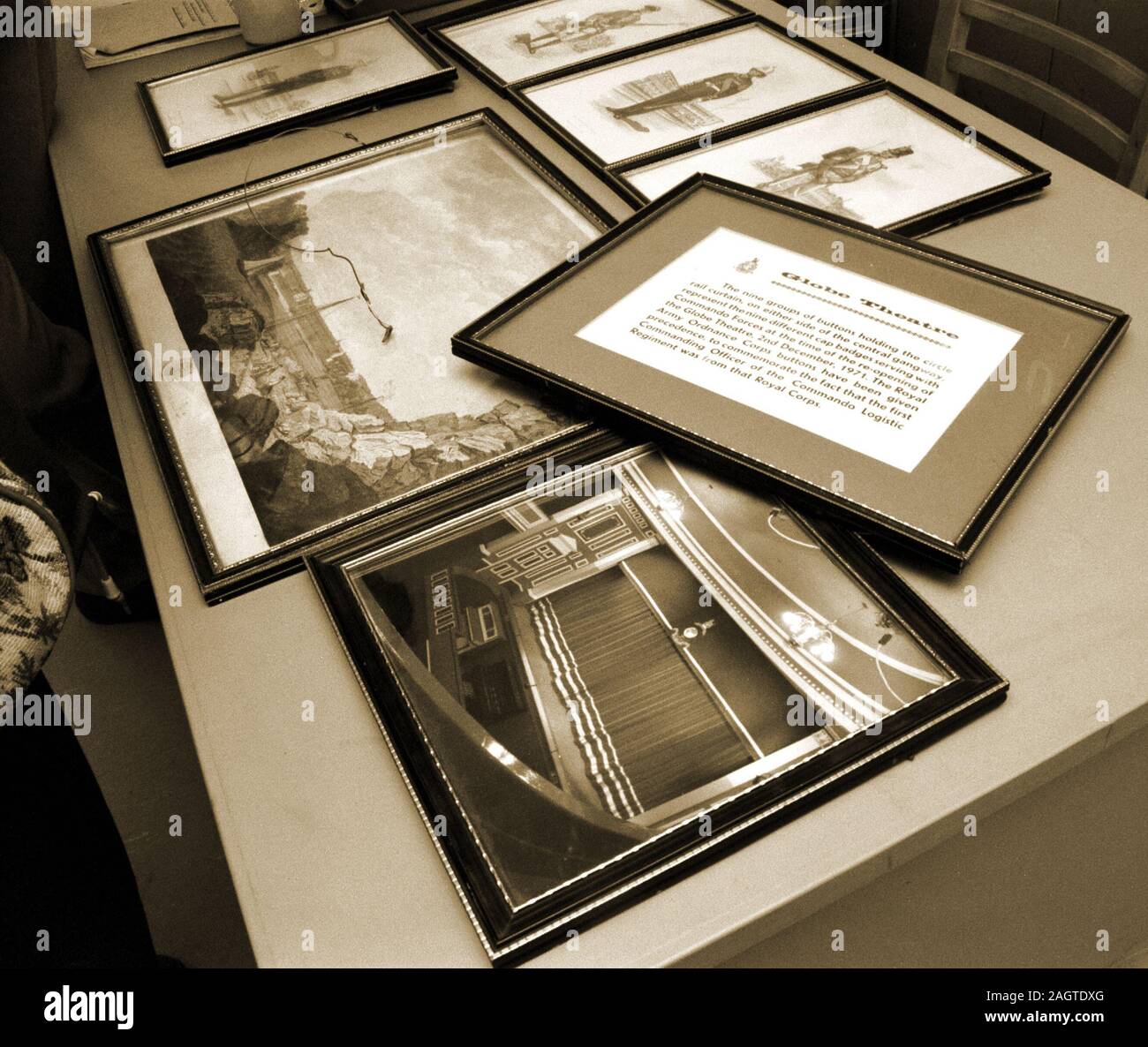 Das Globe Theatre in der Königlichen Marine Stonehouse Kaserne, Plymouth gescannte Bilder von 1992 Stockfoto