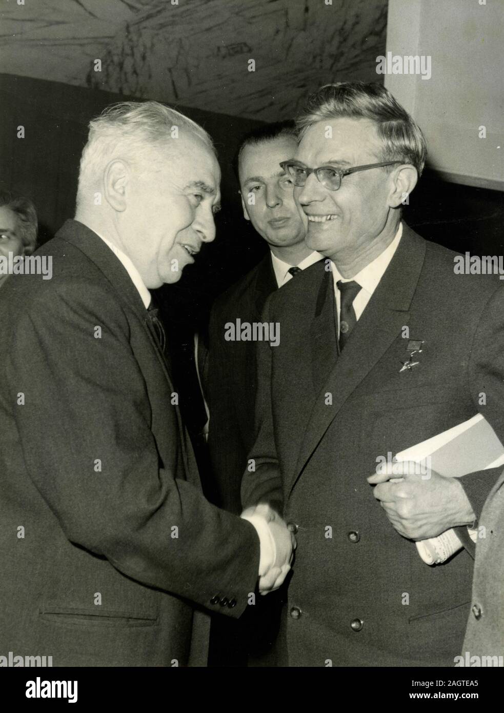 Italienische Politiker Luigi Longo und Michail Suslov, Zweiter Sekretär der Kommunistischen Partei der UDSSR, Rom, Italien 1966 Stockfoto