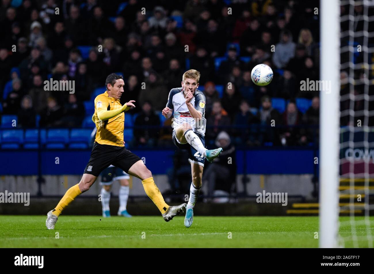 BOLTON, ENGLAND - 21. Dezember Bolton Wanderers Mittelfeldspieler Ronan Darcy hat Anstrengungen für ein Ziel der Sky Bet Liga 1 Übereinstimmung zwischen den Bolton Wanderers und Southend United an der Universität Bolton Stadium, Bolton am Samstag, den 21. Dezember 2019. (Credit: Andy Whitehead | MI Nachrichten) das Fotografieren dürfen nur für Zeitung und/oder Zeitschrift redaktionelle Zwecke verwendet werden, eine Lizenz für die gewerbliche Nutzung Kreditkarte erforderlich: MI Nachrichten & Sport/Alamy leben Nachrichten Stockfoto