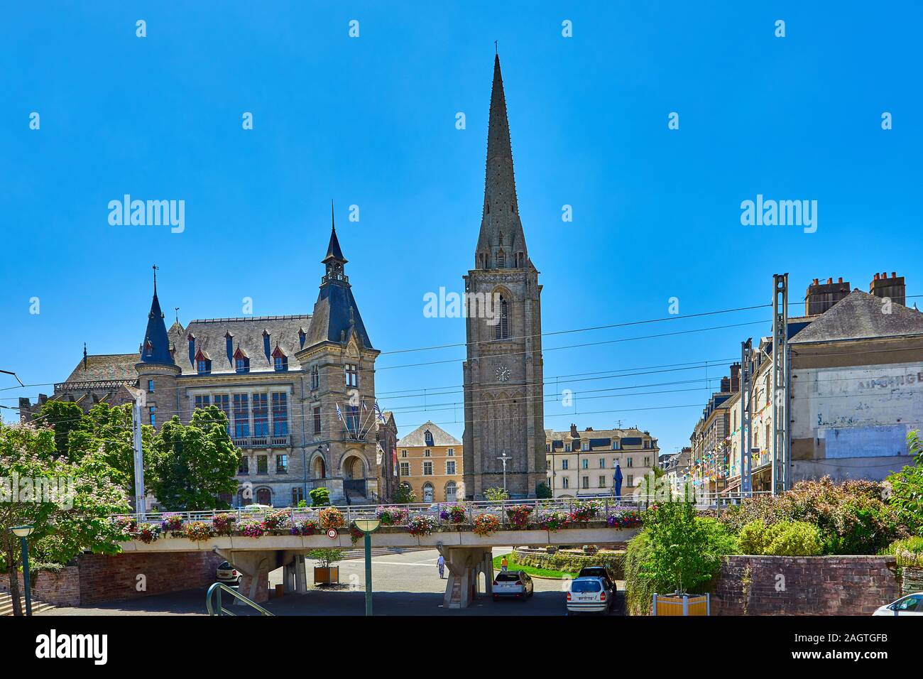 Bild von Redon Mairie Büro, Mairie de Redon. Redon ist ein beliebtes Touristenziel, wenn der Süden der Bretagne, Frankreich. Mit Einkaufsmöglichkeiten, Restaurants, t Stockfoto
