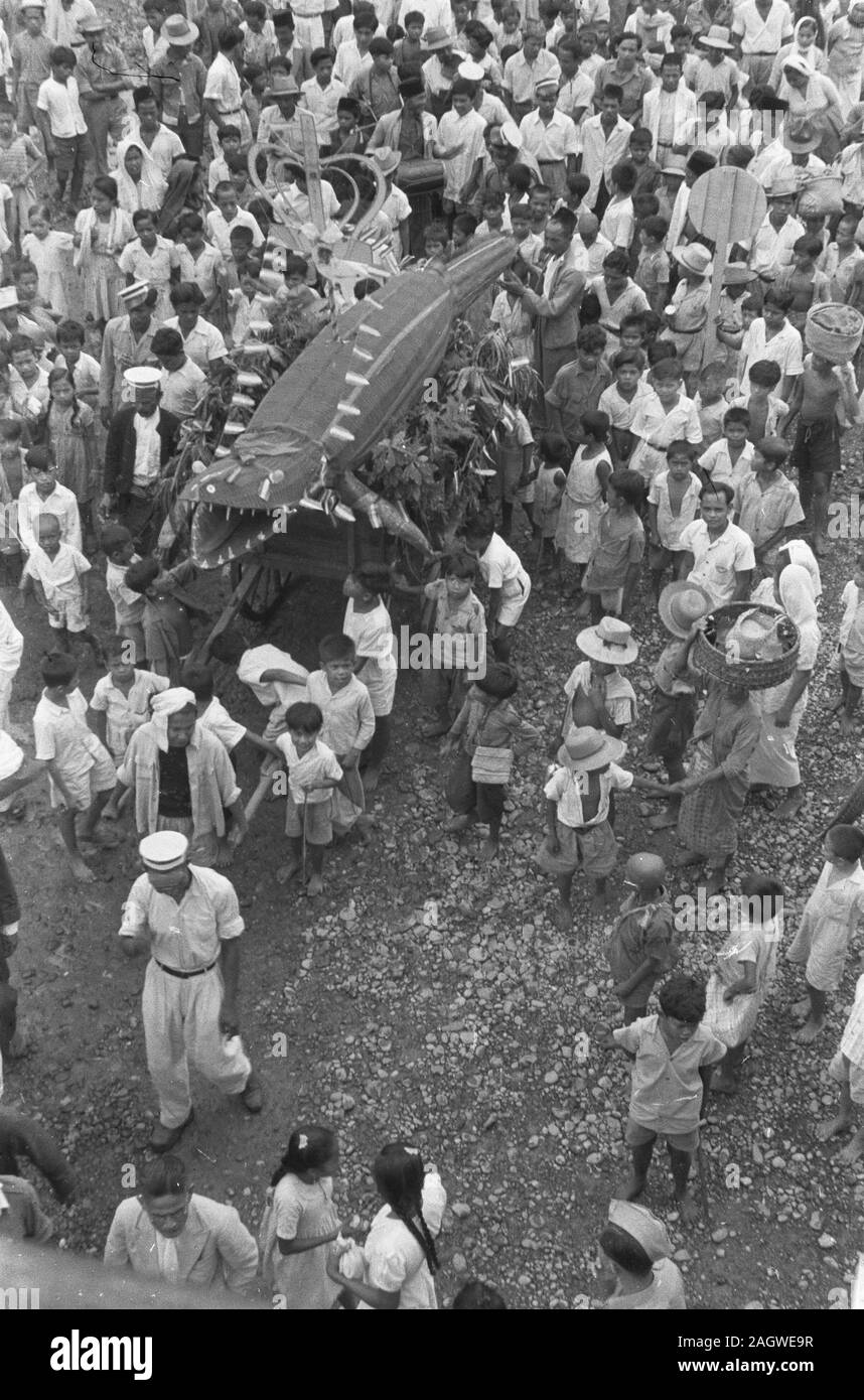 Eine große Demonstration wurde in Padang am 26. Oktober von den Menschen in Sumatras Westküste gehalten, die für die Bildung eines freien Zustand von West Sumatra in Indonesien. 1947 Stockfoto