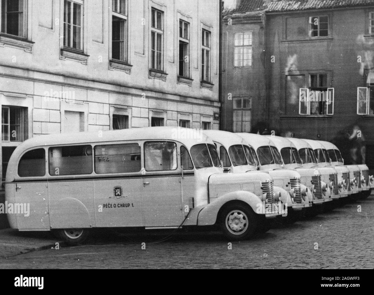 September 30, 1947 - Zahnarzt Busse im Lot in der Tschechoslowakei geparkt Stockfoto