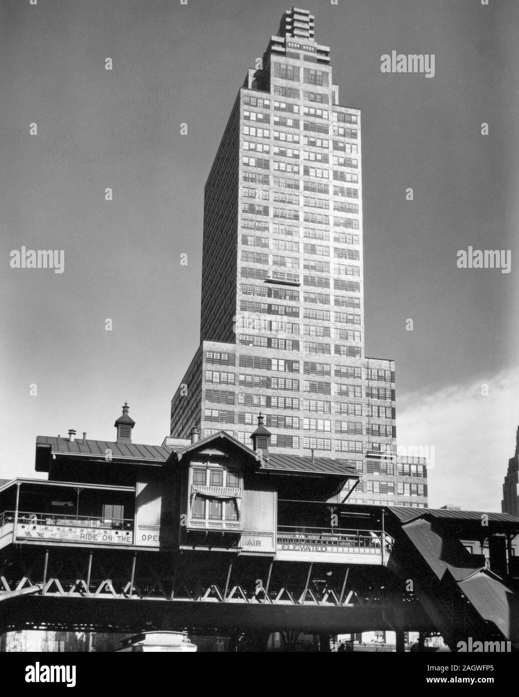 McGraw Hill, von der 42. Straße und 9. Avenue nach Osten, Manhattan Stockfoto