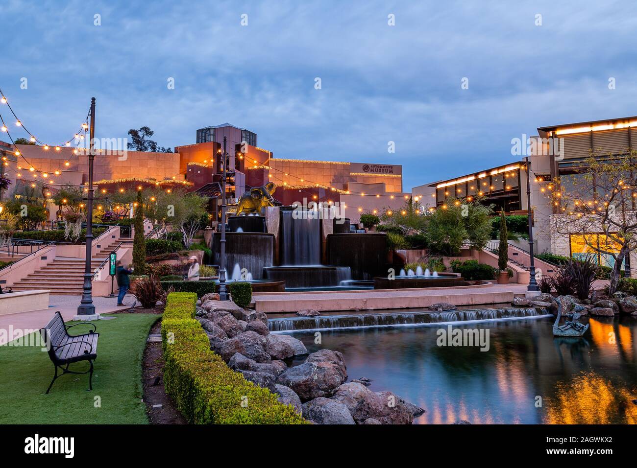 Blackhawk Plaza in der Dämmerung Stockfoto