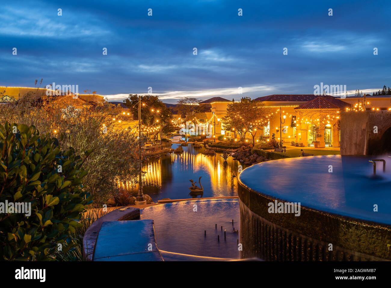 Blackhawk Plaza in der Dämmerung Stockfoto