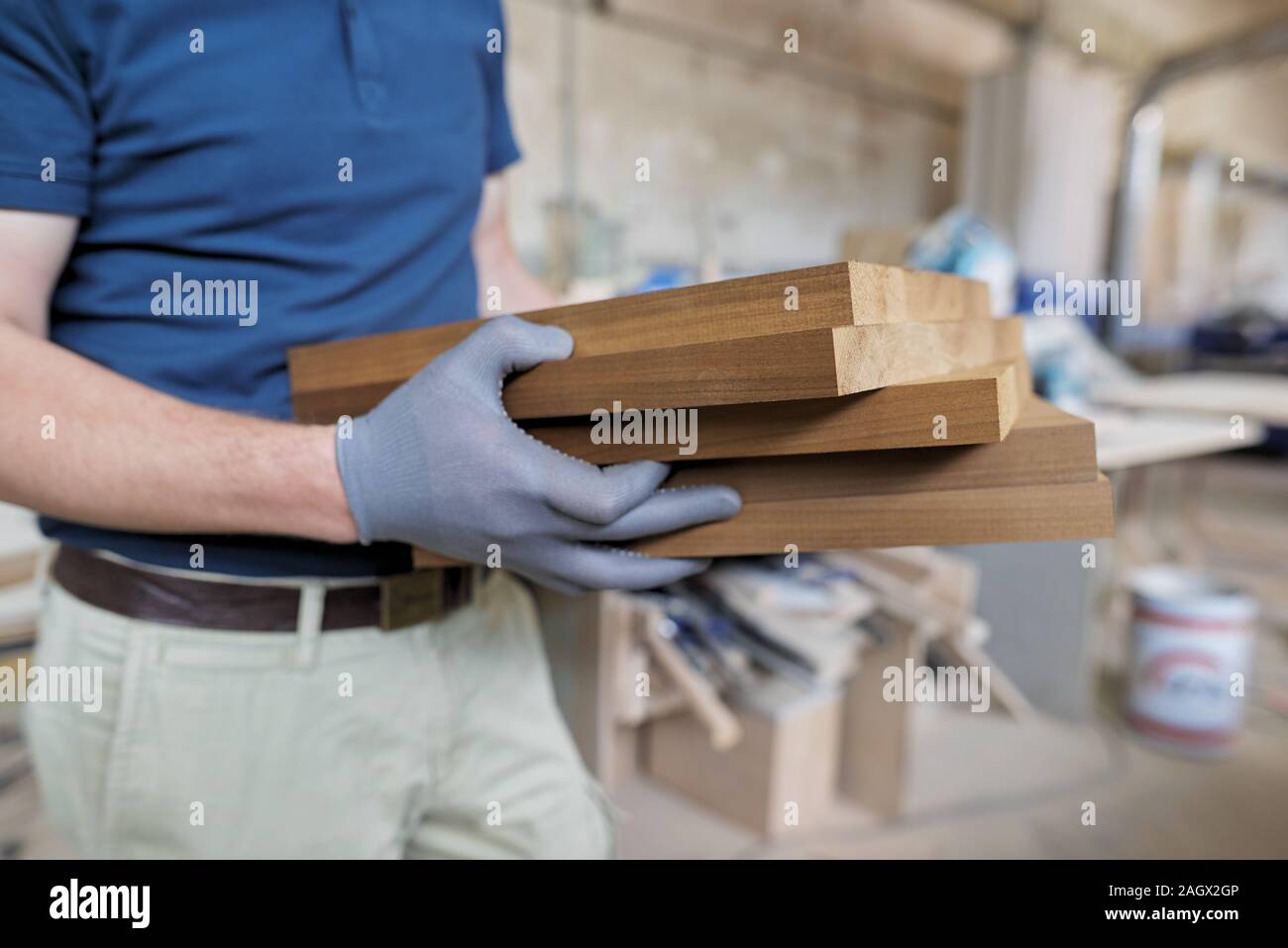 Holzmöbel Details in die Hände der Tischler Stockfoto