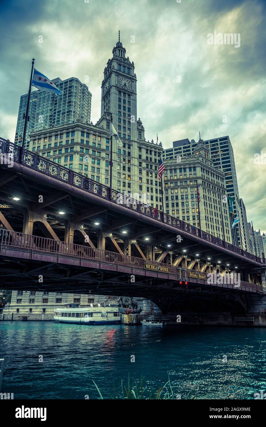 Die Wrigley Building Art Deco Wolkenkratzer Und Clocktower Chicago Illinois Usa Stockfotografie Alamy