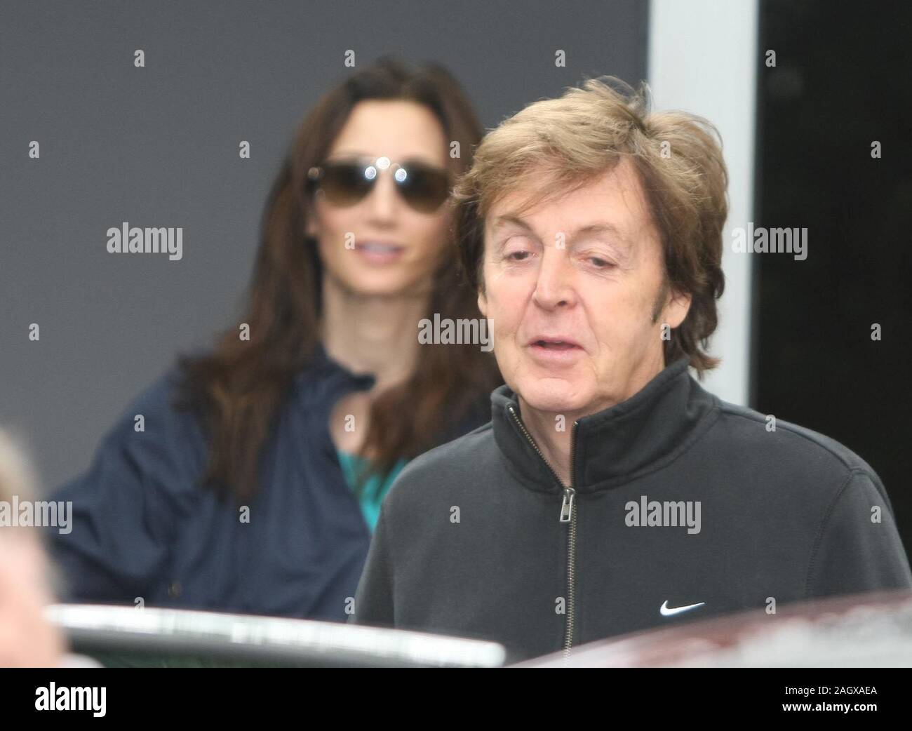 Sir Paul und seine Braut Nancy Shevell für ihre Hochzeit an ihrem Haus in St John's Wood vorbereiten. Stockfoto