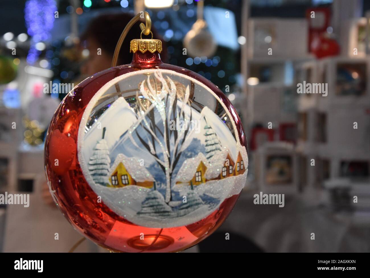 Lubin, Polen. 22 Dez, 2019. Weihnachten Glas Christbaumschmuck. Die Vitbis  Firma von Zlotoryja im Jahre 1953 gegründet wurde. Es liefert seine  Produkte in alle Märkte der Welt seit über 60 Jahren. Als