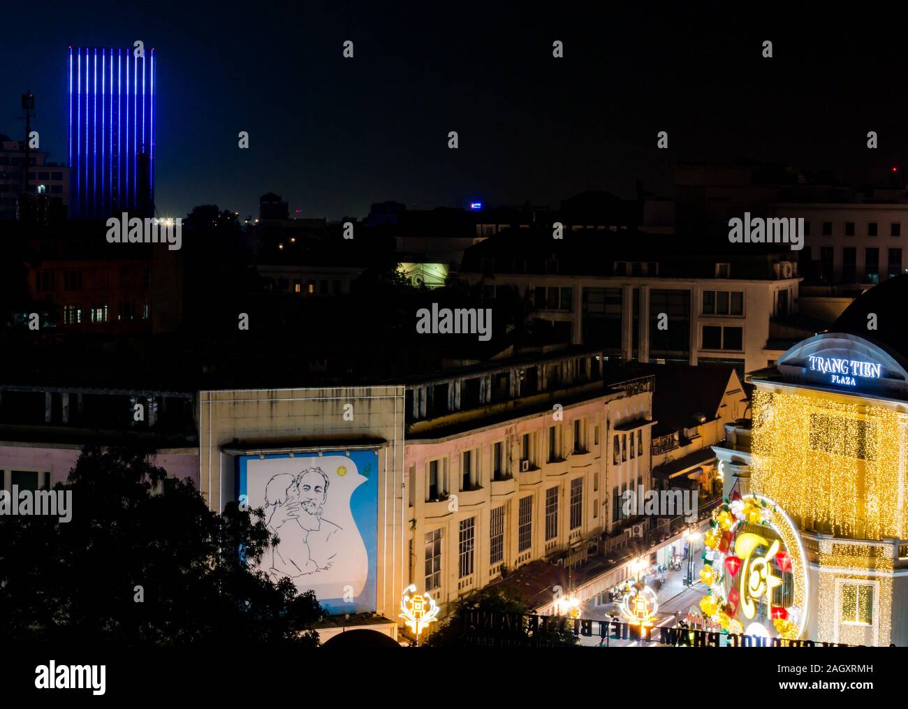 Trang Tien Plaza Shopping Center bei Nacht von oben betrachtet, Hoan Kiem District, Hanoi, Vietnam, Asien Stockfoto
