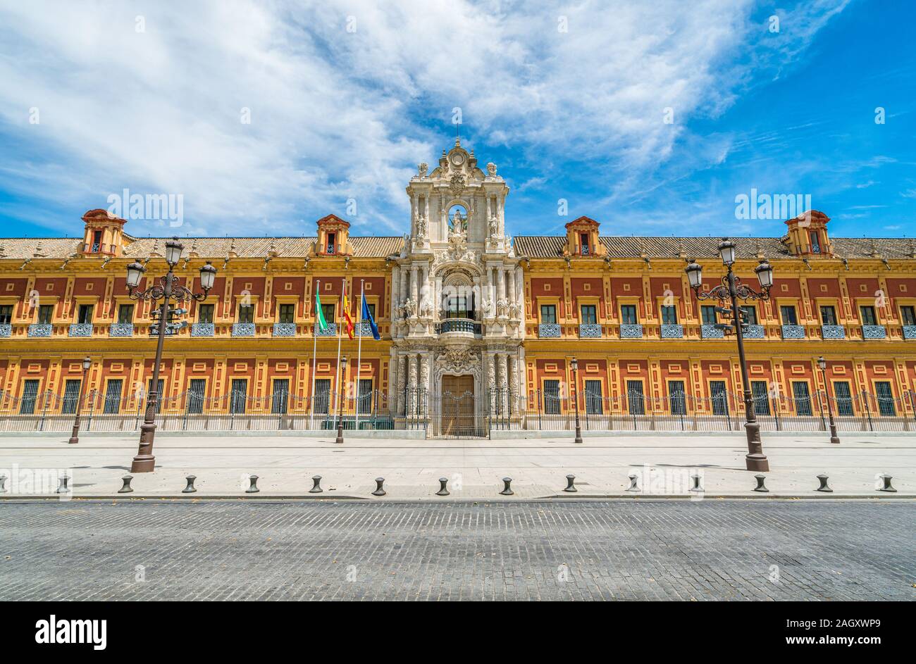 San Telmo Palast (Palacio de San Telmo) in Sevilla an einem sonnigen Sommertag. Andalusien, Spanien. Stockfoto