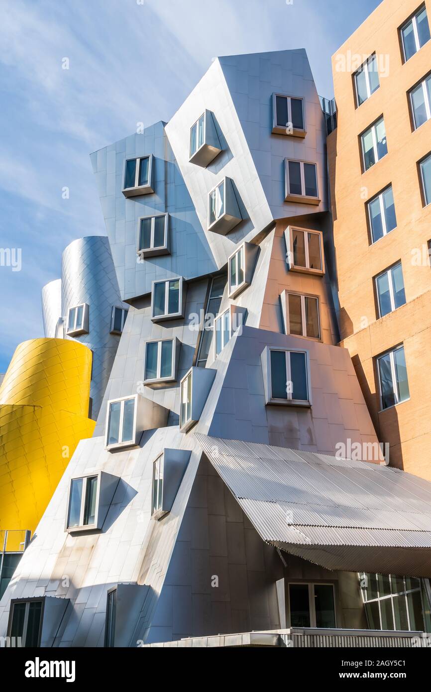 CAMBRIDGE, MA/USA, 29. SEPTEMBER 2019: Der Strahl und Maria Stata Center auf dem Campus des Massachusetts Institut für Technologie. Stockfoto