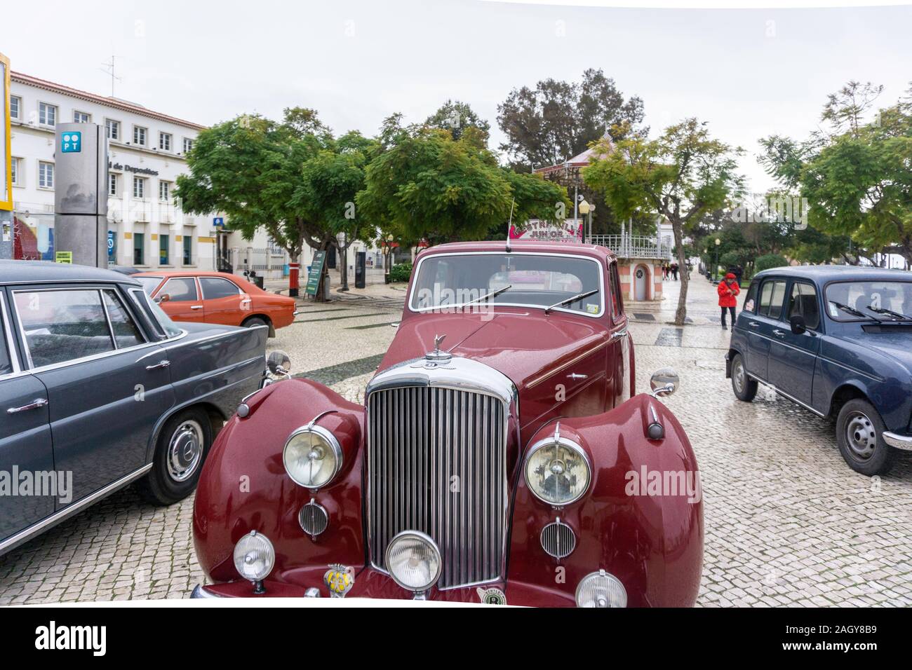 Faro, Portugal. Ein Bentley Mark V1 parkte in Faro, Portugal Stockfoto