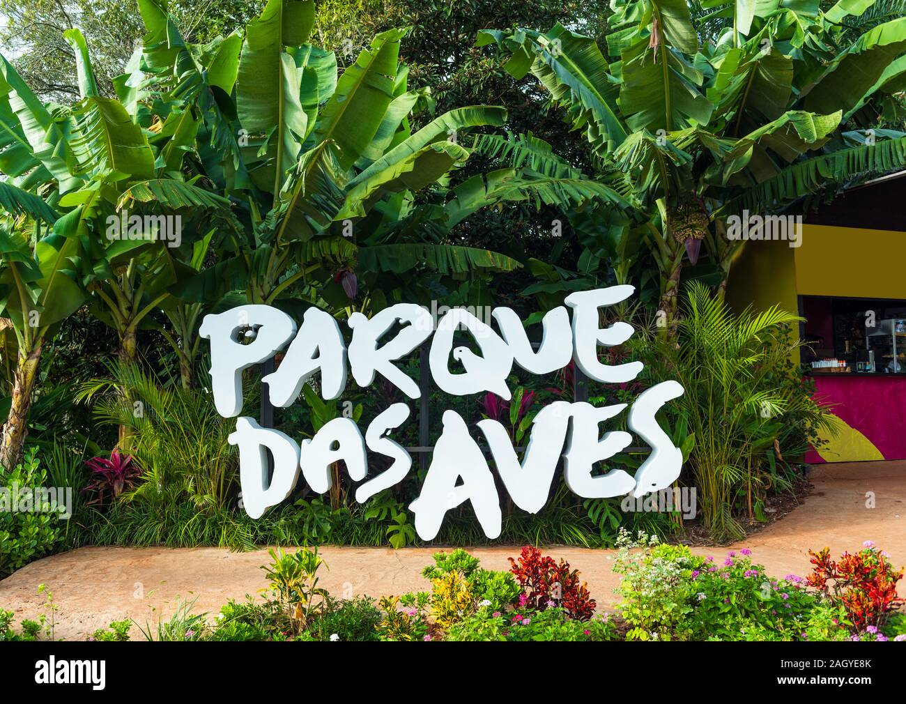BIRD PARK IGUAZU, Brasilien - 22. JUNI 2019: 3D Buchstaben mit der Inschrift "Parque das Aves' Stockfoto