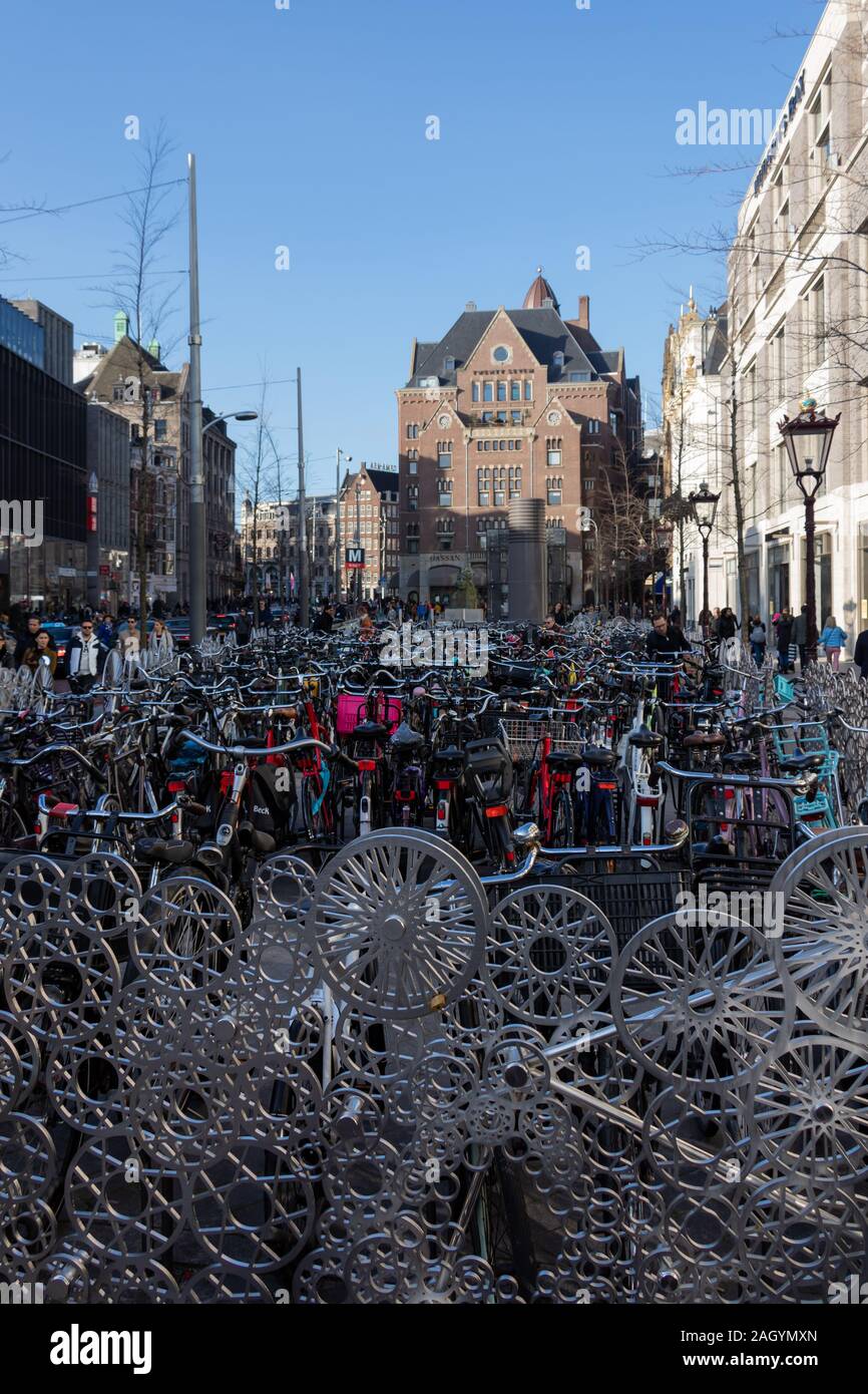 Fahrrad parken Amsterdam Stockfoto