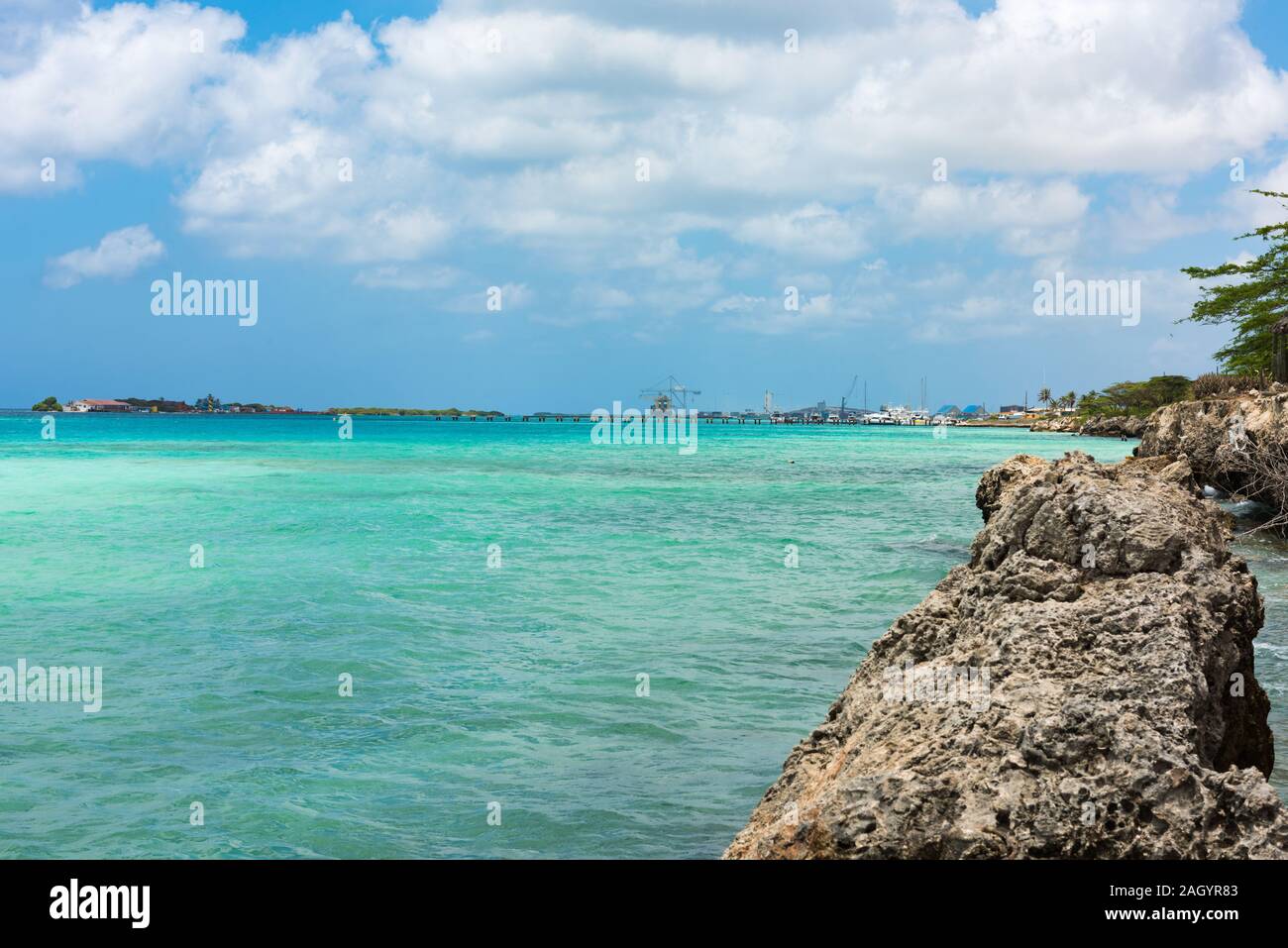 Aruba Küste - Spanisch Lagune nach Oranjestad Stockfoto