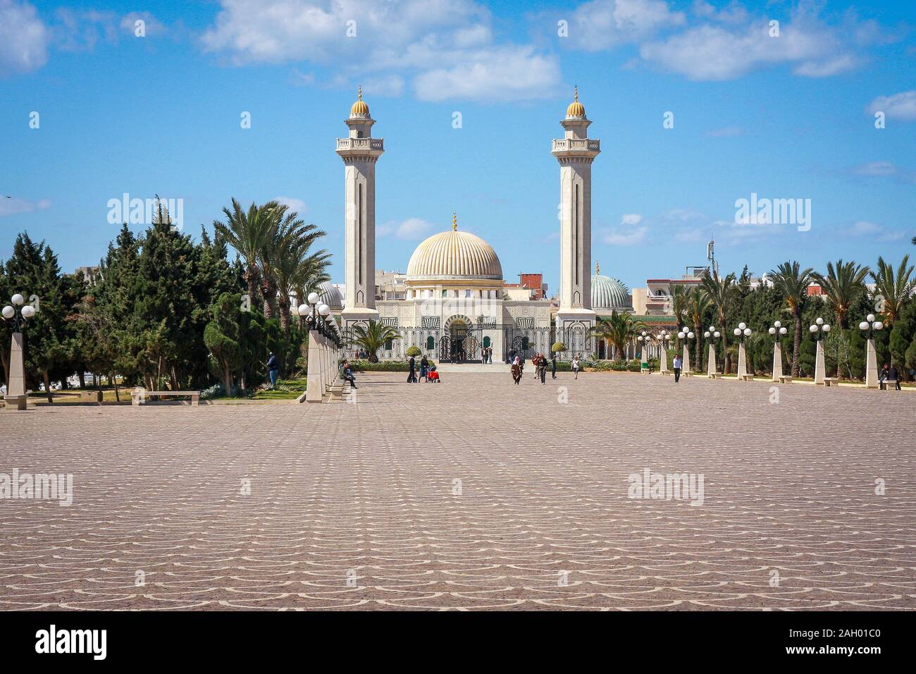 Das Bourguiba-Mausoleum ist ein monumentales Grab in Monastir, Tunesien, das die Überreste von Präsident Habib Bourguiba, dem Vater der tunesischen Unabhängigkeit, enthält Stockfoto