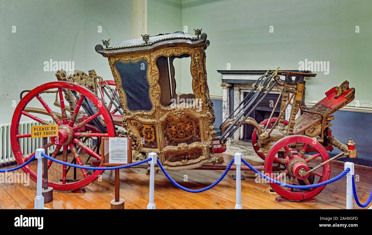 Der darnley Schlitten in der Bibliothek an Cobham Hall, Großbritannien Stockfoto