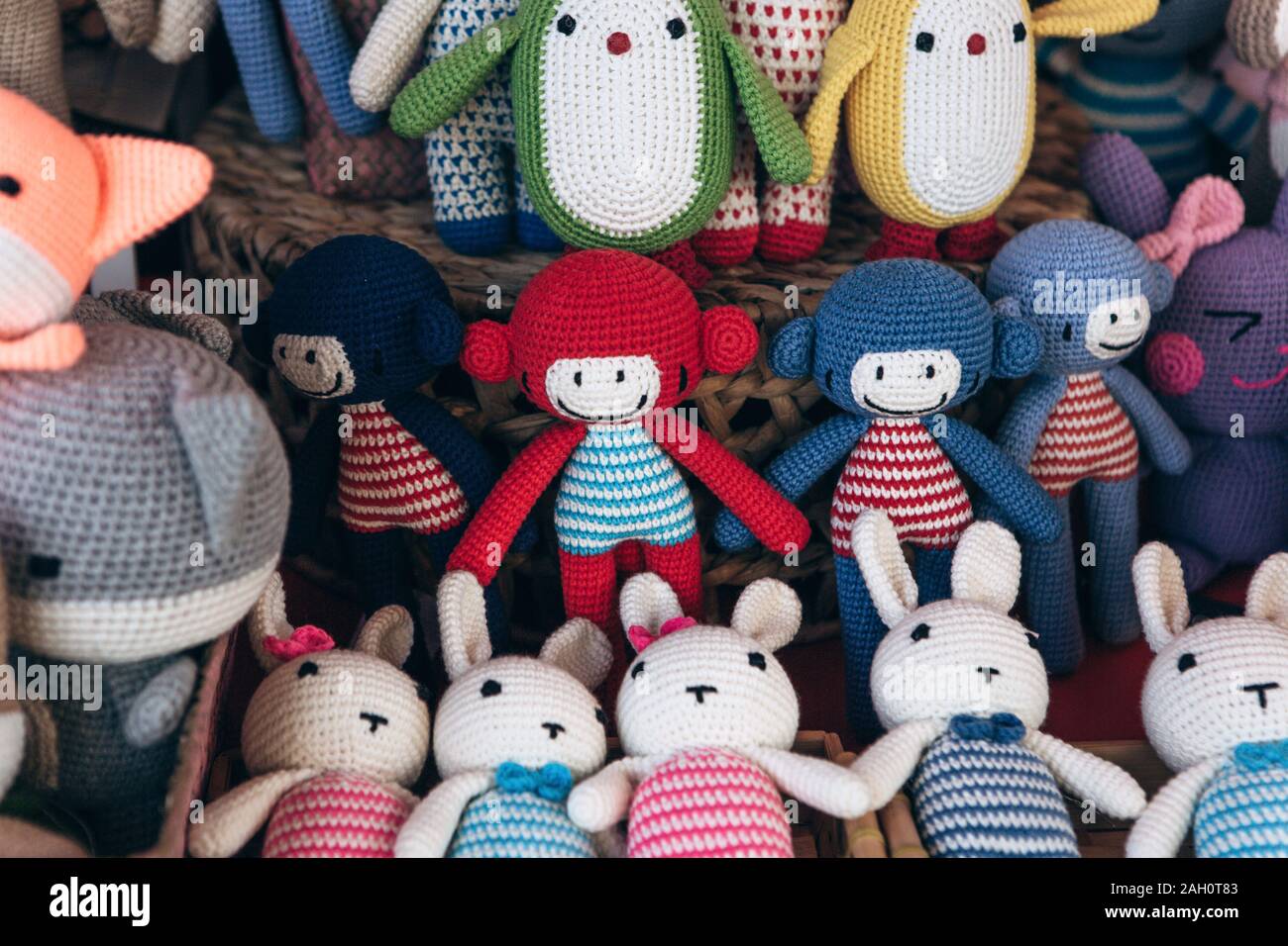 Viele unterschiedliche Kinder Spielzeug. Glückliche Kindheit oder Spiel für ein Kind. Stockfoto