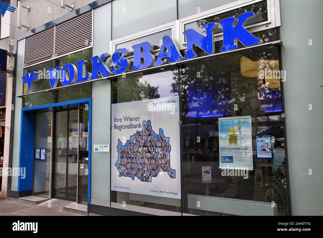 Wien - 7. SEPTEMBER: Volksbank Filiale am 7. September 2011 in Wien. Volksbank wurde 1850 und 2013 gegründet beschäftigt 20.000 Personen. Stockfoto